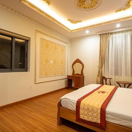 Tri Tam Hotel - Khach San Tri Tam Ben Luc Buitenkant foto