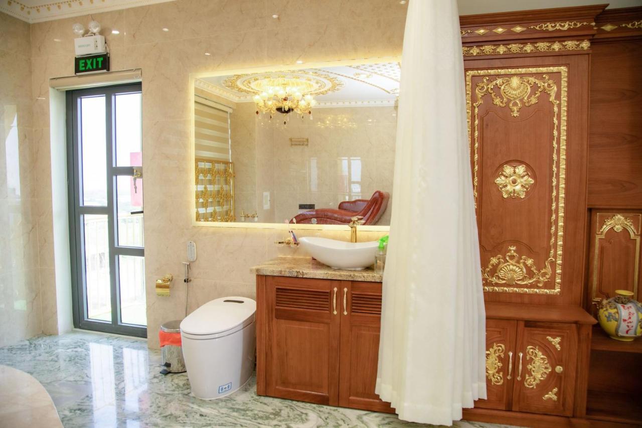 Tri Tam Hotel - Khach San Tri Tam Ben Luc Buitenkant foto