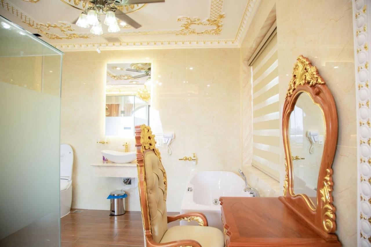 Tri Tam Hotel - Khach San Tri Tam Ben Luc Buitenkant foto
