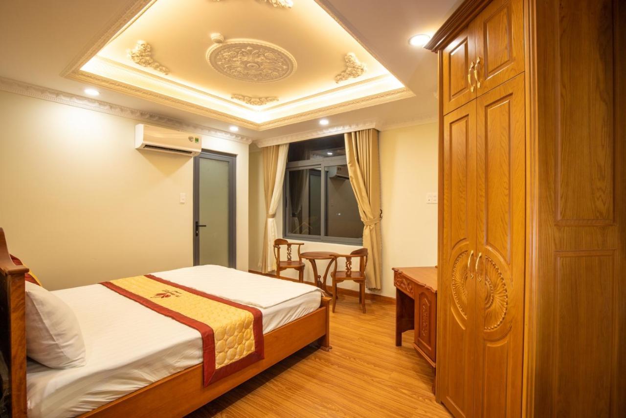 Tri Tam Hotel - Khach San Tri Tam Ben Luc Buitenkant foto
