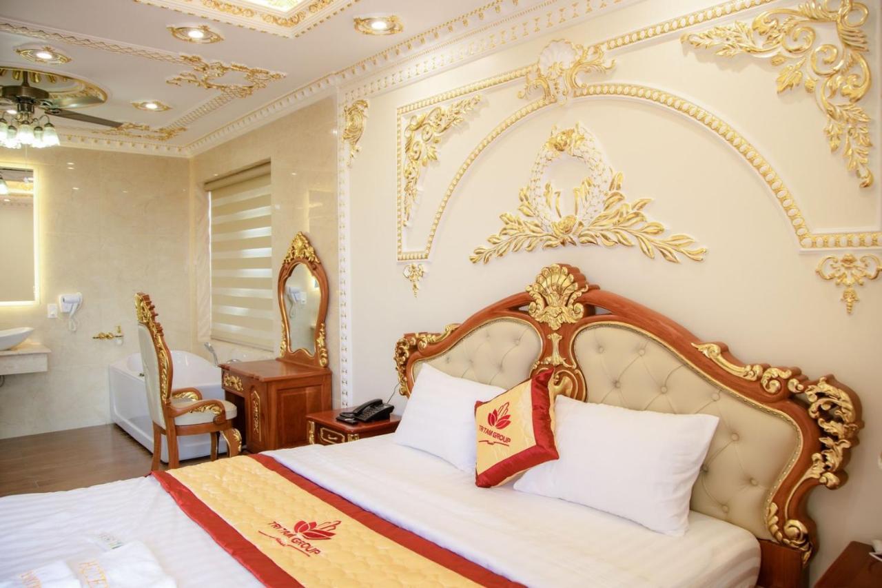 Tri Tam Hotel - Khach San Tri Tam Ben Luc Buitenkant foto