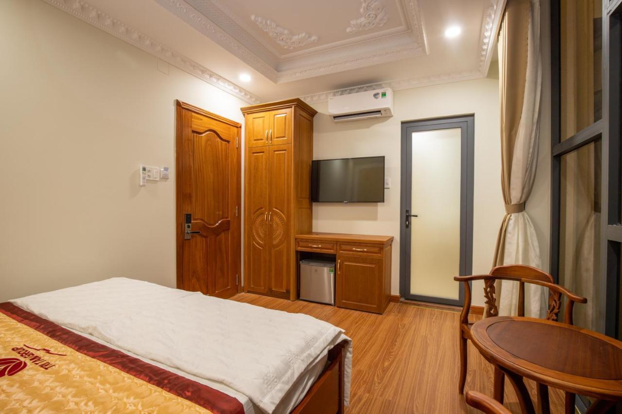 Tri Tam Hotel - Khach San Tri Tam Ben Luc Buitenkant foto