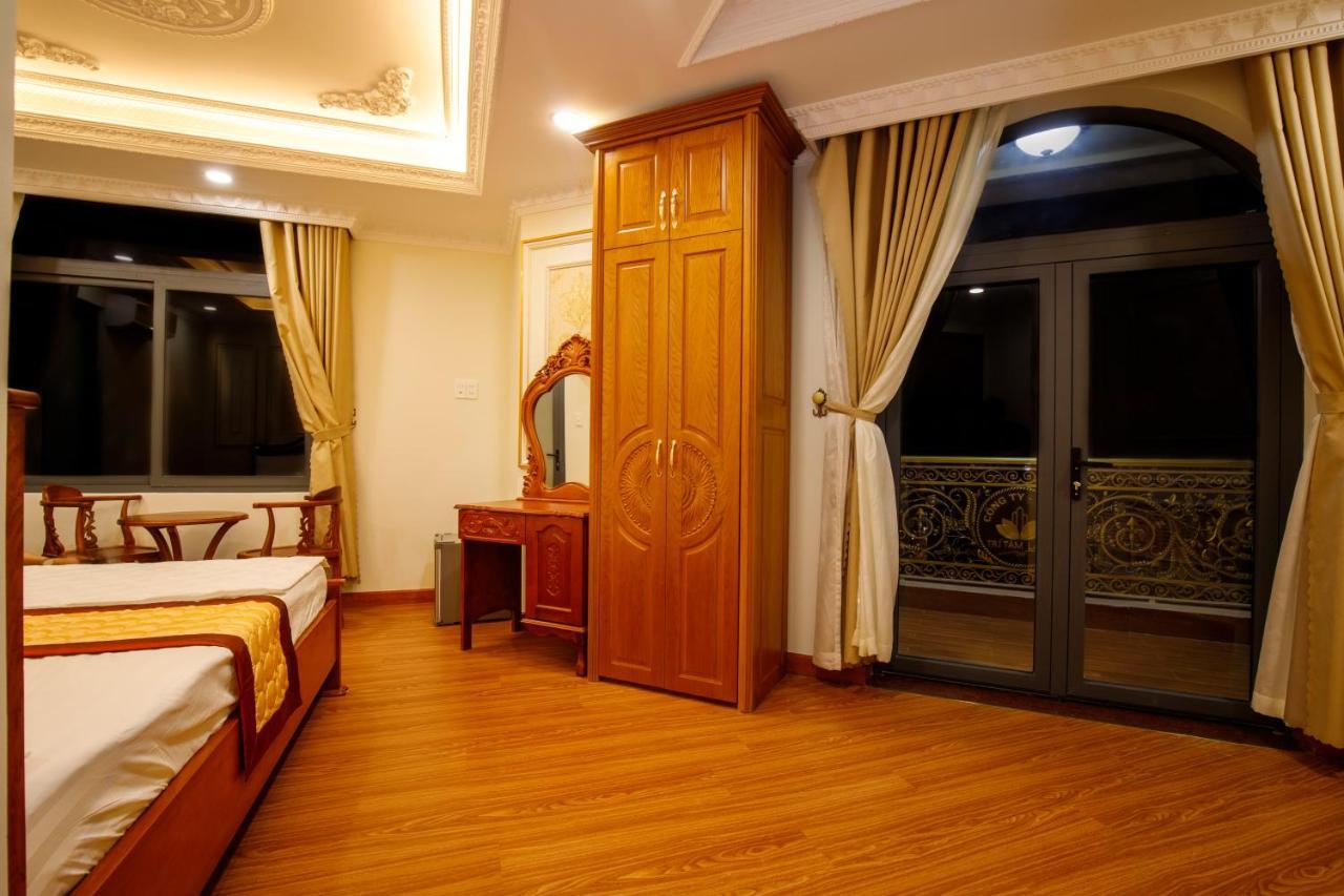 Tri Tam Hotel - Khach San Tri Tam Ben Luc Buitenkant foto