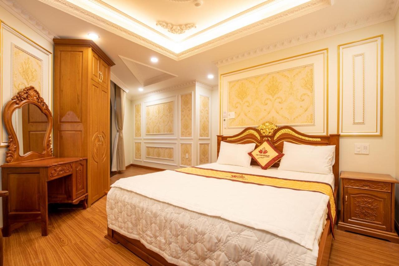 Tri Tam Hotel - Khach San Tri Tam Ben Luc Buitenkant foto