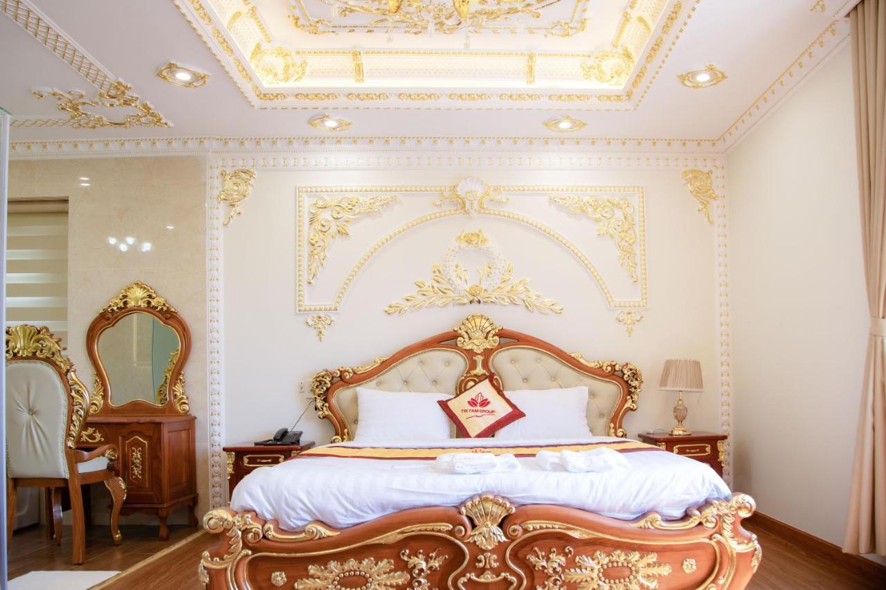 Tri Tam Hotel - Khach San Tri Tam Ben Luc Buitenkant foto