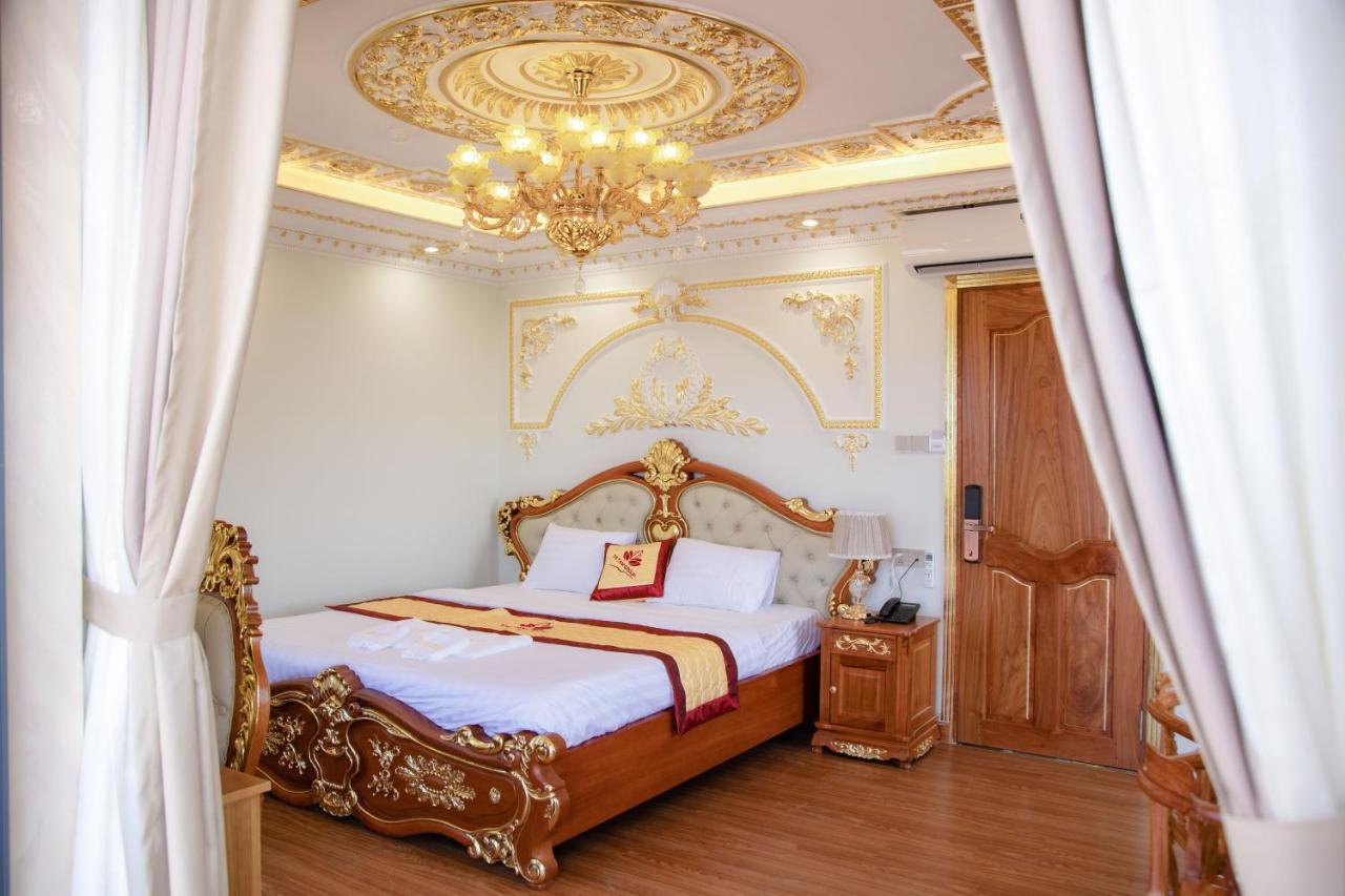 Tri Tam Hotel - Khach San Tri Tam Ben Luc Buitenkant foto