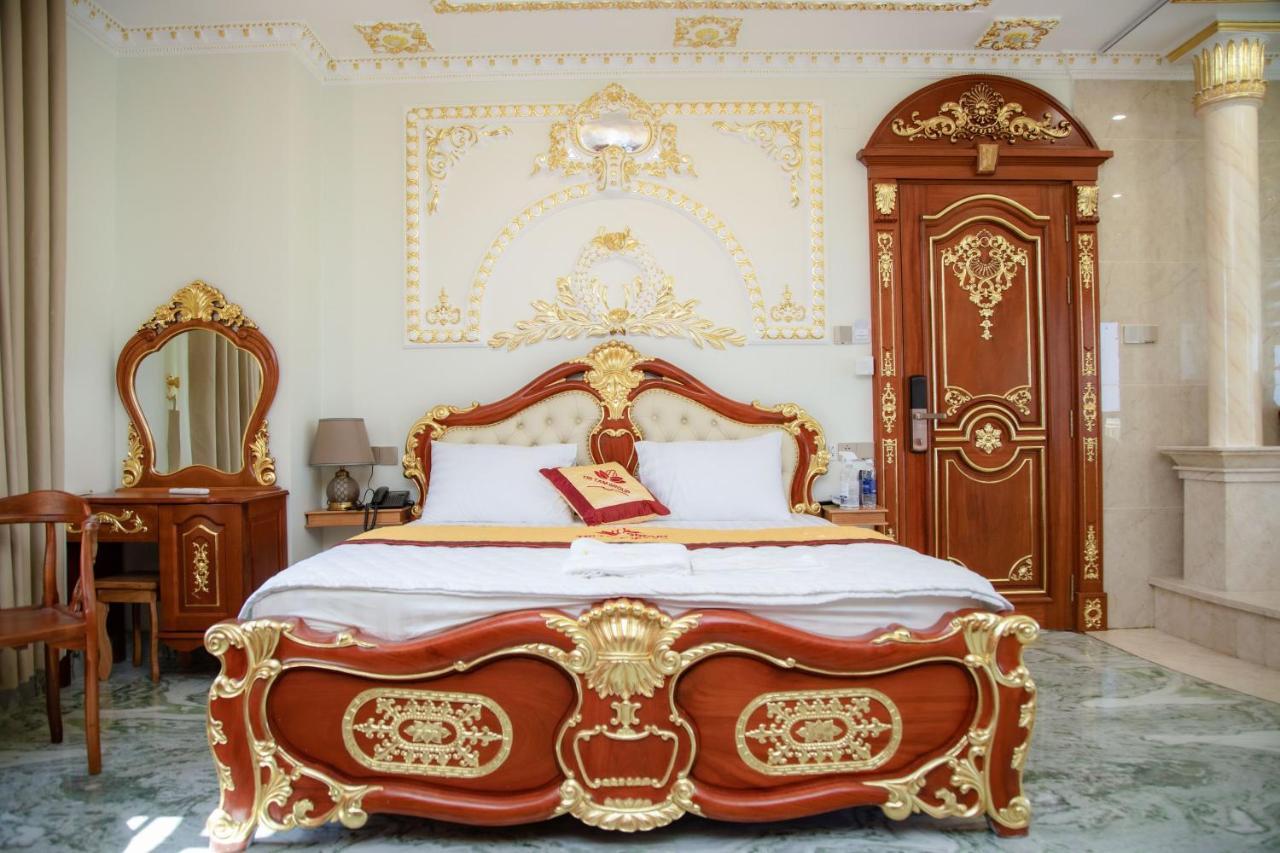 Tri Tam Hotel - Khach San Tri Tam Ben Luc Buitenkant foto